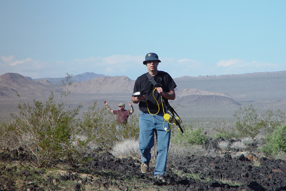 An “old-style” DUALEM-2 on hand-carried survey in the Mojave Desert